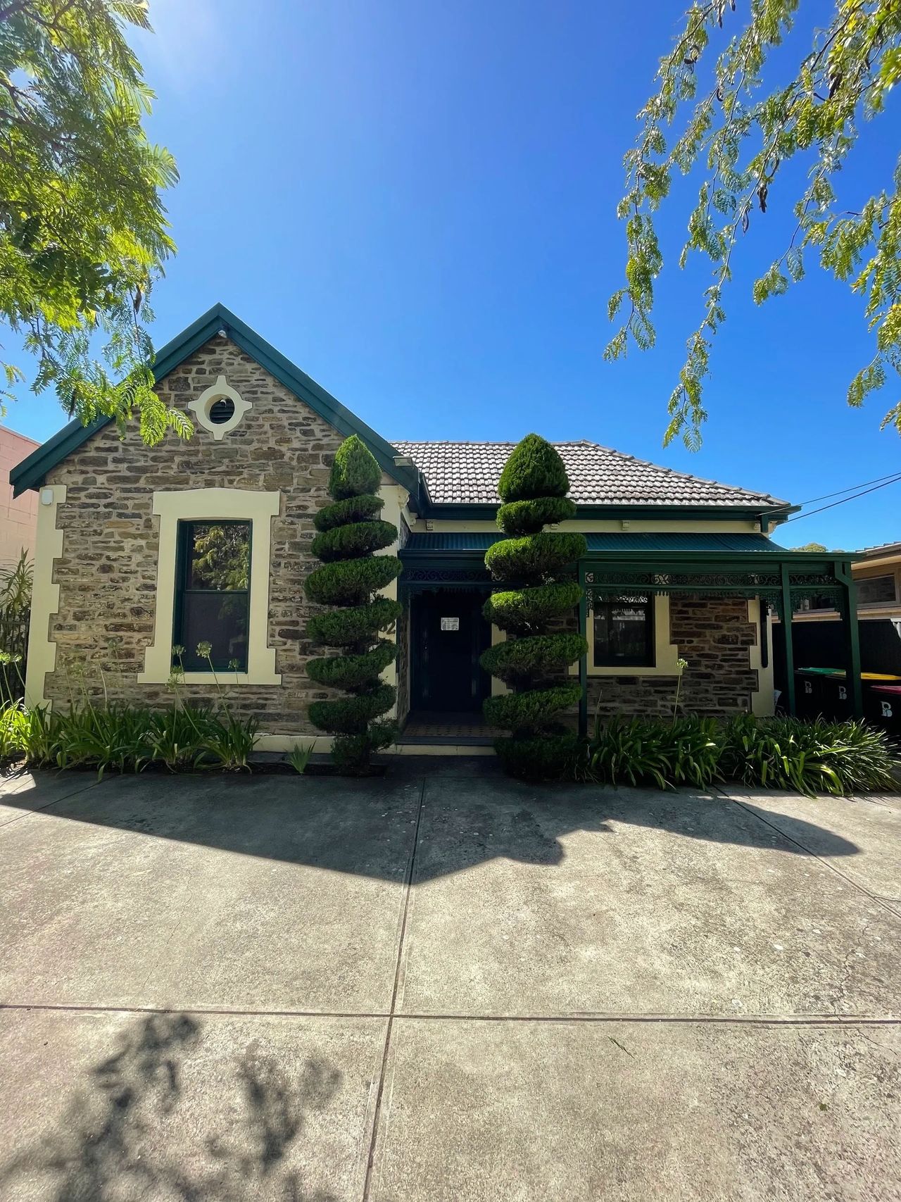 Adelaide Hedge Trimming Just Sow Garden & Lawn Services